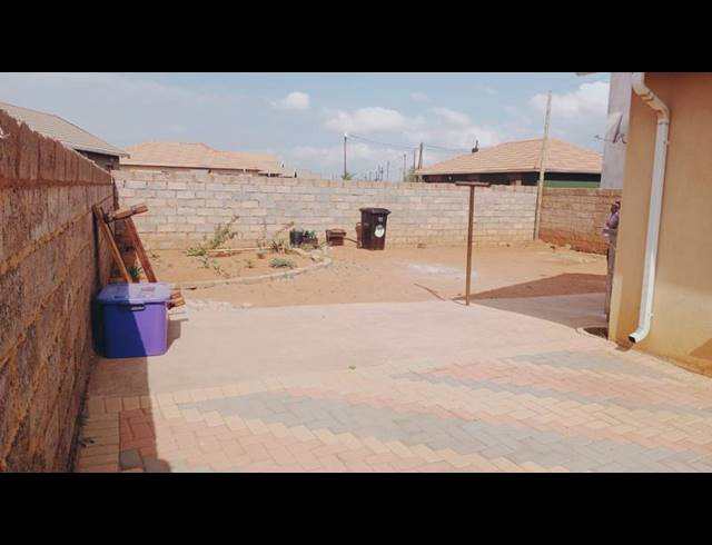 2 BEDROOM HOUSE FOR SALE IN PROTEA GLEN